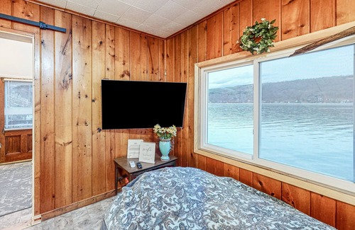 Pulteney Cottage | Keuka Lake-front cottage near vineyards with free WiFi, deck, & private grill