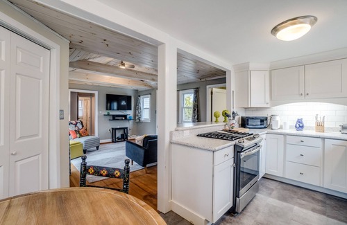 Keuka Park House | Idyllic Keuka Park Retreat - Steps from the Lake!