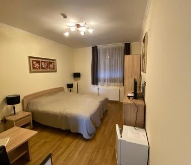 Rackeve Apartment | Comfortable Family Retreat at Kevevára Vendégház
