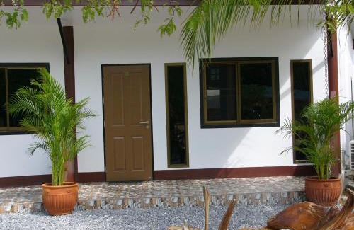 Klaeng Hotel | Budget-Friendly Kevin Resort with Breakfast & Family Amenities