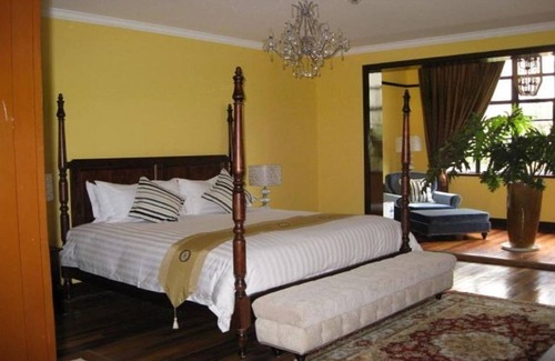 Xuhui House | Relaxing Escape at Kevin's Old House - Top-Rated Stay!