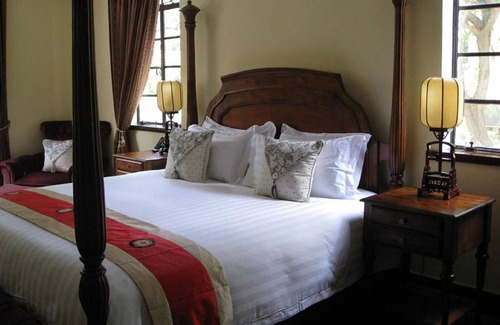 Xuhui House | Relaxing Escape at Kevin's Old House - Top-Rated Stay!