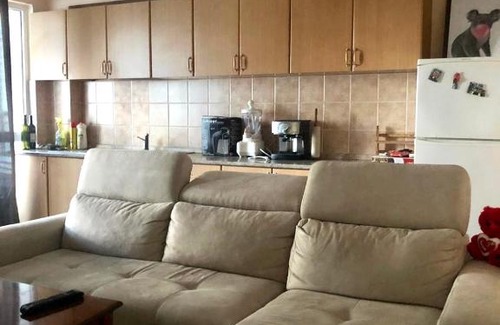 Durres Apartment | Cozy Kevin’s Apartment Steps from the Beach with Ocean Views