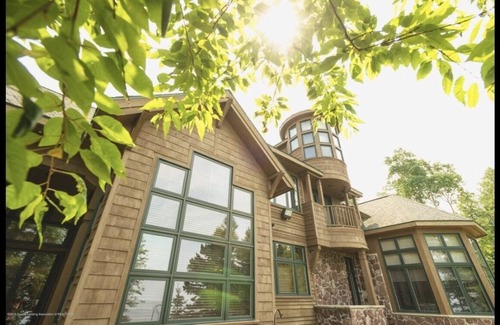 Allouez Resort | Keweenaw Castle Resort: The Cubby Suite on the Shore of Lake Superior