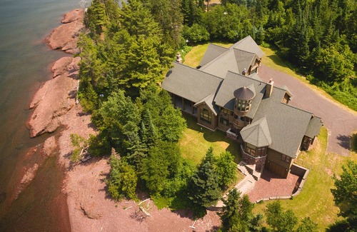 Allouez Resort | Keweenaw Castle Resort: The Cubby Suite on the Shore of Lake Superior