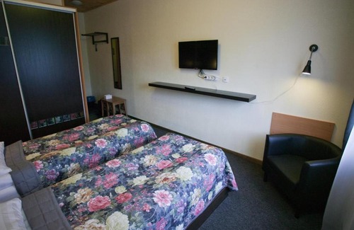 Priozersk Hotel | Inviting Kexholm Hotel: Breakfast & Hot Tub Awaits You!