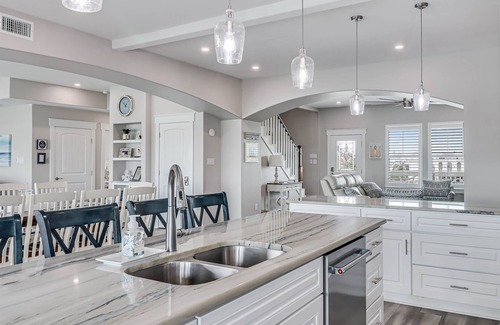 Key Allegro House | Experience Key Allegro: Private Pool, Hot Tub & Oceanfront