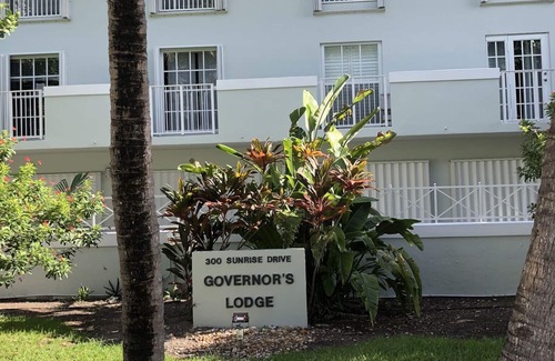 Key Biscayne Condo | Cozy Key Biscayne Condo Steps from the Beach & Pool Access