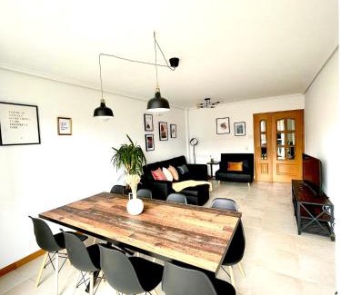 Laguardia House | Exceptional Key House: Pet & Child Friendly Getaway