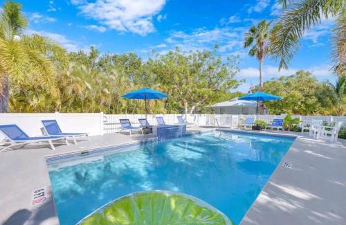 Islamorada House | Inviting Key Lime Cottage in Islamorada with Pool Access