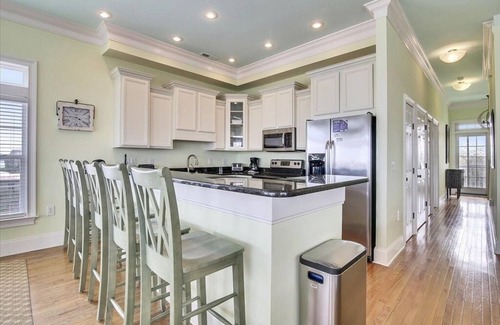 Inlet Harbour House | Unforgettable Key Lime Pie Home: 8 Beds, Pool & Spa!