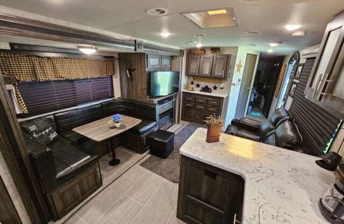 Monticello House | Family-Friendly RV Retreat at Key Lime Resorts Unit #1