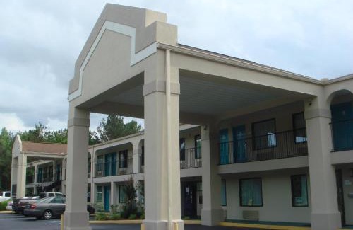 Roanoke Hotel | Pet-Friendly Key West Inn in Roanoke with Cozy Amenities