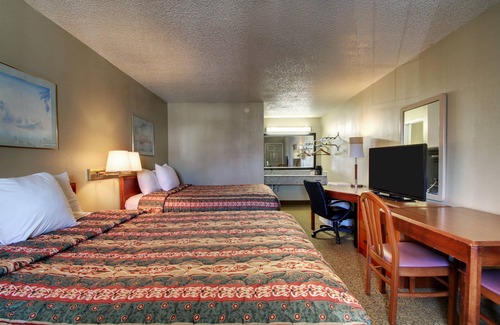 Wetumpka Hotel | Discover Key West Inn Wetumpka: Family-Friendly Stay