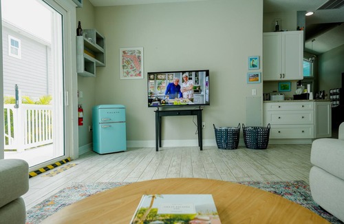 Dunedin Cottage | Relax at Key West Style Cottage with Pool and Hot Tub