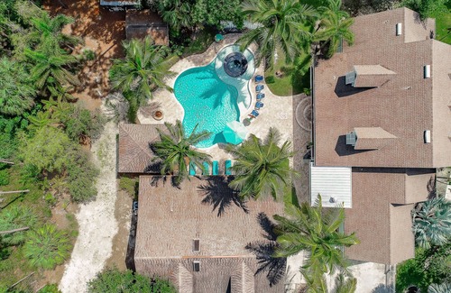 Oakes Estates House | Elegant Key West Home with Heated Pool & Oceanfront Spa
