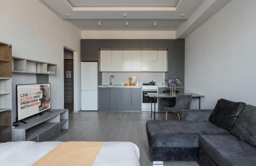 Kentron Apartment | Stylish Studio with Panoramic Views - Guest Rated 10/10