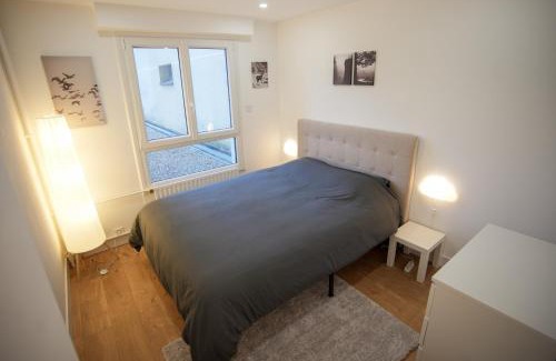 L'Hay-les-Roses Apartment | Modern Keyless Apartment with Parking & Pet-Friendly Amenities