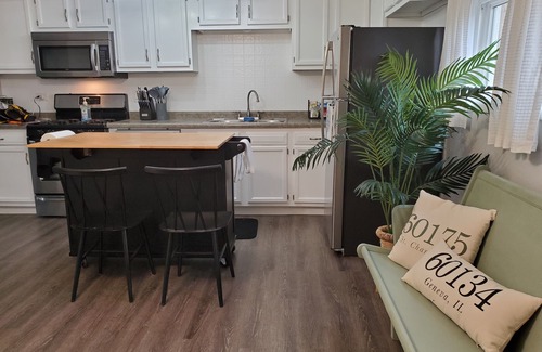 Geneva Apartment | Modern Comfort: Keyless KING Bed & Amenities Near Trails