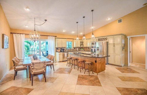 Coury House | Experience Key Colony Beach: Resort Style with Ocean View