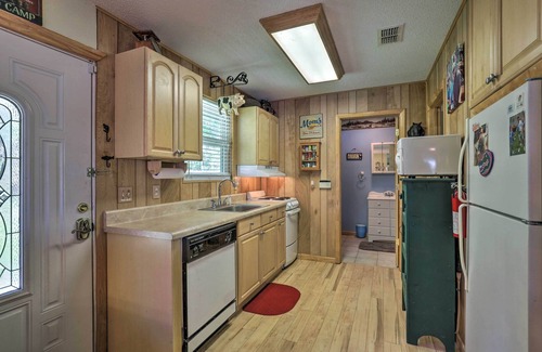 Melrose Cabin | Lakefront Cabin Retreat in Keystone Heights with Fire Pit