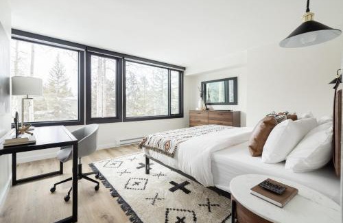 Lakeside Village House | Scenic Lakeside Condo with Pool, Hot Tub & 10/10 Rating