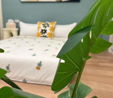 Tainan City Centre House | Top-Rated KFT Guesthouse: Family-Friendly with Kitchen Access