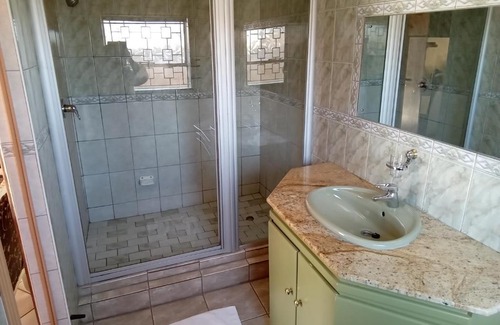 Alabama Bed & Breakfast | Top-Rated Kgatholoha Guest House - Family-Friendly Stay