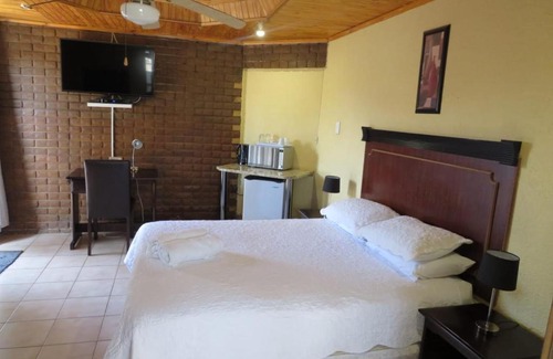 Alabama Bed & Breakfast | Welcoming Kgatholoha Guest House with Family-Friendly Amenities