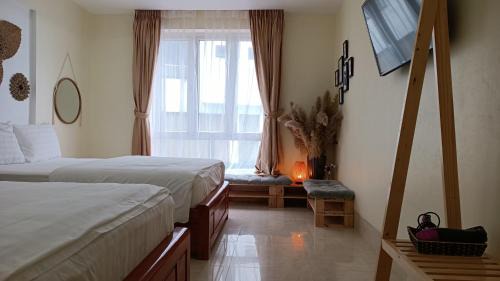 Tam Dao Hotel | Experience Comfort at Khách sạn Anh Đào with Pool & Breakfast