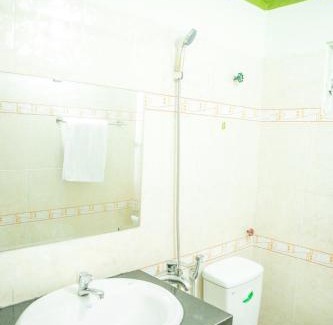 Phan Rang Hotel | Inviting Stay at Khách Sạn Anh Khoa with Breakfast Included