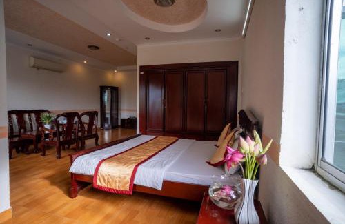 Vi Thanh Hotel | Discover Khách Sạn Bông Sen: Pet-Friendly with Pool Access