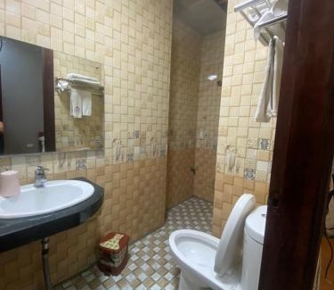 Lao Cai Bed & Breakfast | Family-Friendly Stay at Khách sạn Bảo Sơn 1, Rated 8.4/10