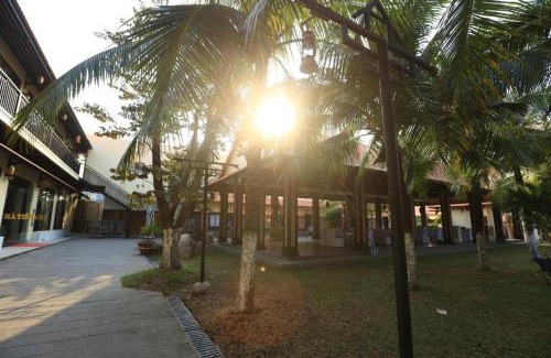 Ha Tien Hotel | Discover Comfort at Khách sạn HÀ TIÊN XƯA with Pool & Breakfast