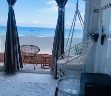 Phu Quy Hotel | Discover Khách sạn Hoàng Phú: Oceanfront Bliss Awaits