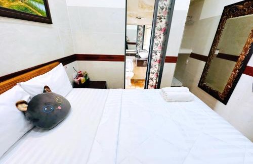 District 12 Hotel | Discover Khách Sạn Hoàng Thanh Thủy 4: Family-Friendly Stay