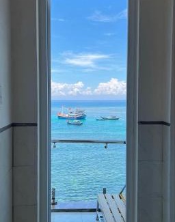 Ly Son Hotel | Discover Khách Sạn Hoàng Thông Lý Sơn with Ocean Views