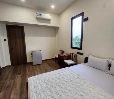 Song Cau Hotel | Pet-Friendly Oceanfront Stays at Khách Sạn Laura
