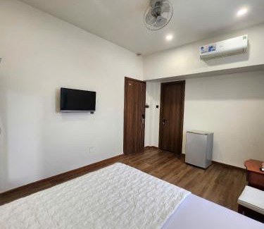 Song Cau Hotel | Pet-Friendly Oceanfront Stays at Khách Sạn Laura