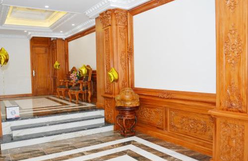 Duc Trong Hotel | Elegant Stay at Khách sạn Le Royal - Family Friendly & Accessible