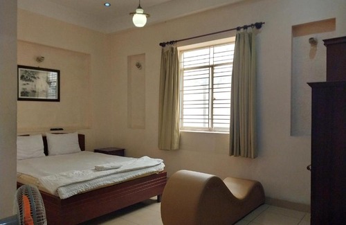 Binh Tan Hotel | Discover Relaxation at Khách sạn Mai Hoàng 2