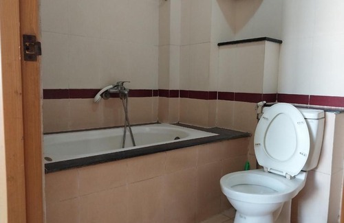 Binh Tan Hotel | Discover Relaxation at Khách sạn Mai Hoàng 2