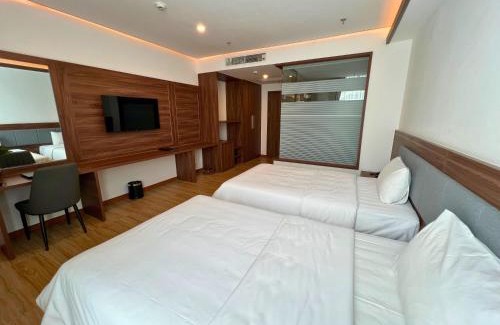 Van Lam Hotel | Discover Relaxation at Khách sạn Phương Anh with Ocean Views