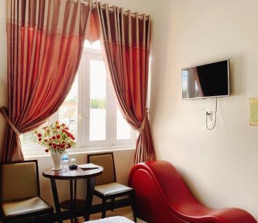 Sa Thay Hotel | Family-Friendly Stay at Khách Sạn Sơn Hạ with Breakfast