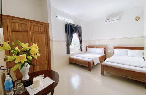 Sa Thay Hotel | Family-Friendly Stay at Khách Sạn Sơn Hạ with Breakfast