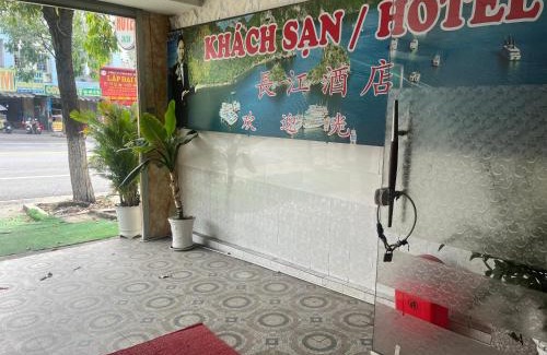 Thoi Hoa Hotel | Experience Trường Giang Hotel: Perfect for Families & Pets