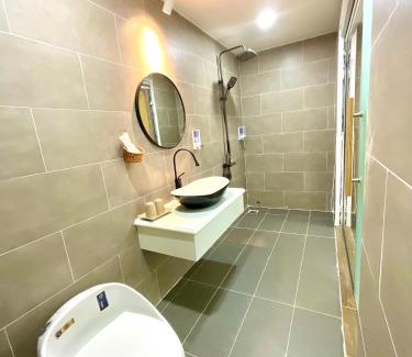 My Phuoc Hotel | Khải Hoàn Hotel: Guest Rated 9/10 with Family-Friendly Amenities