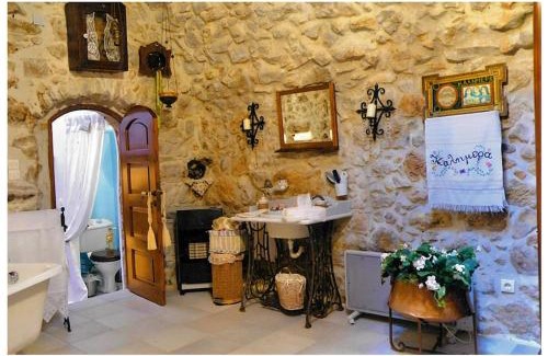 Agios Georgios Sykousis Apartment | Experience KH Traditional House - Rated 9/10 by Guests
