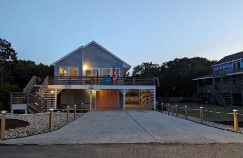 Kitty Hawk House | Experience KH195 Just Wright: 4-Star Haven with Pool & More