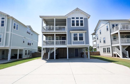 Kitty Hawk House | Discover Dune Our Thing: Ideal Family Retreat Awaits